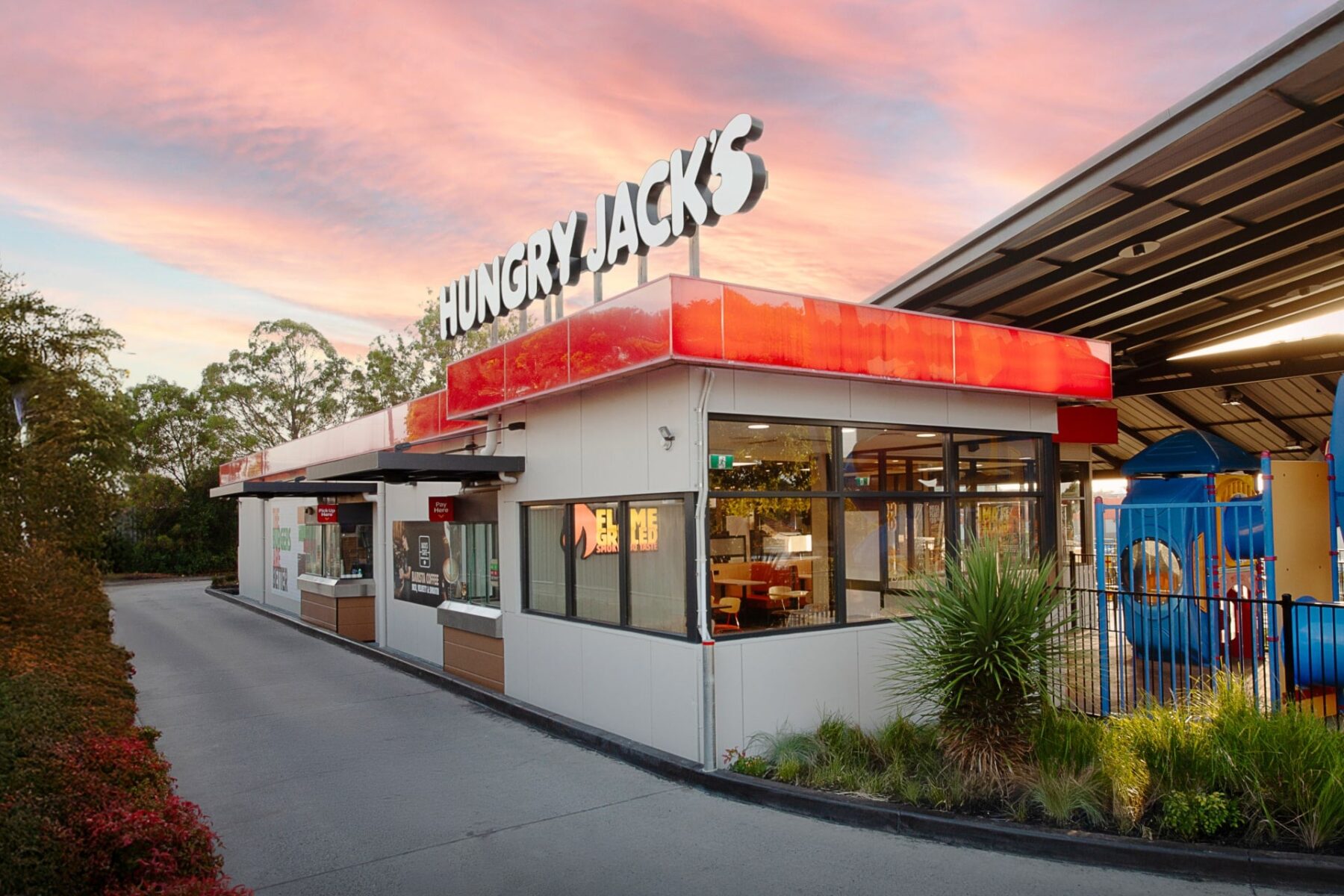 HJ_Newcomb_dusk_back_03-min-min