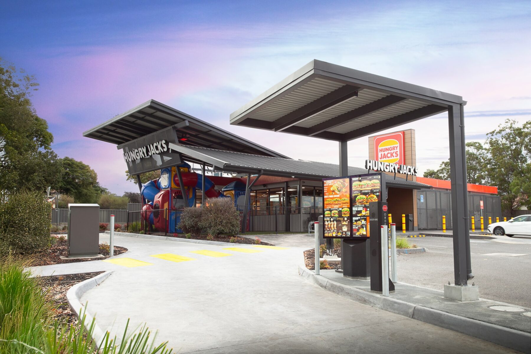 HJ_Newcomb_dusk_drivethru_04-min