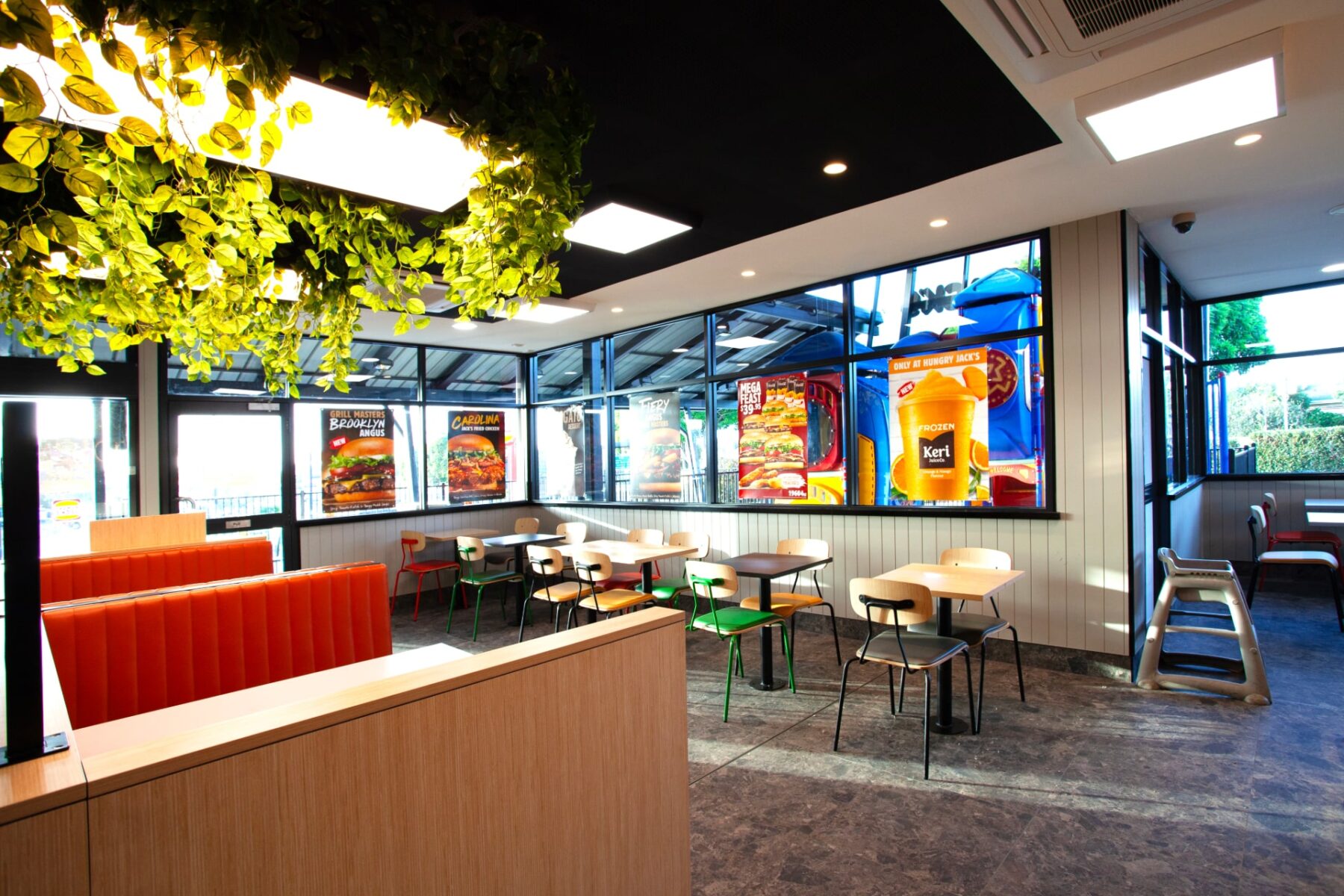 hj-newcomb-interior-02-min