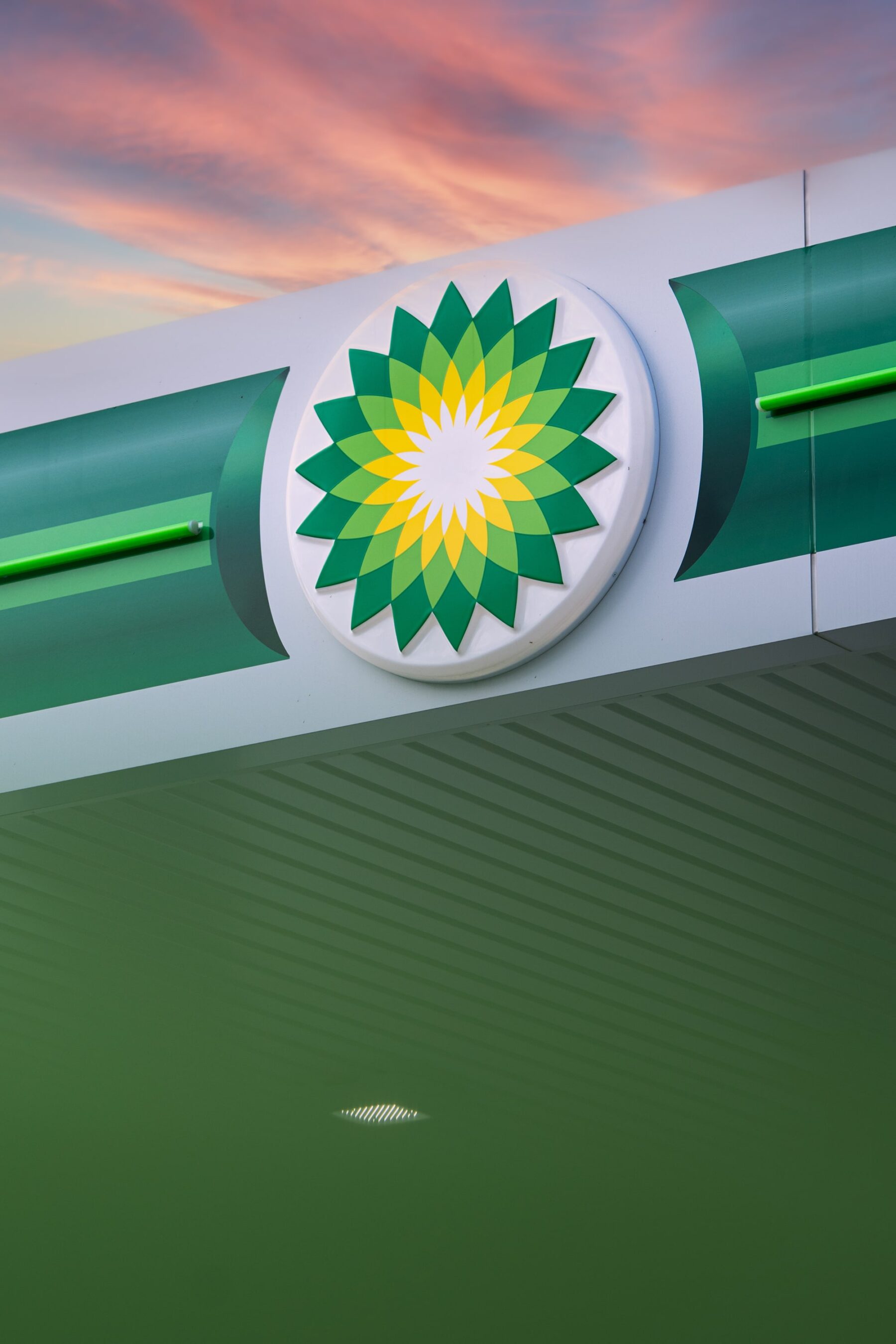 HURST_LR-09363-2-min